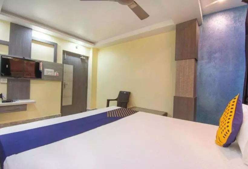 ホテル Staymaker Rajeshwari Inn