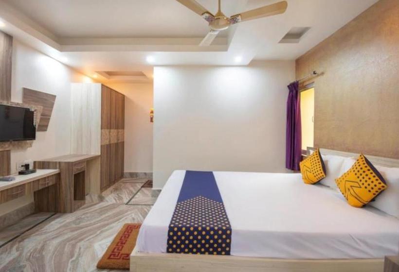 Hotel Staymaker Rajeshwari Inn