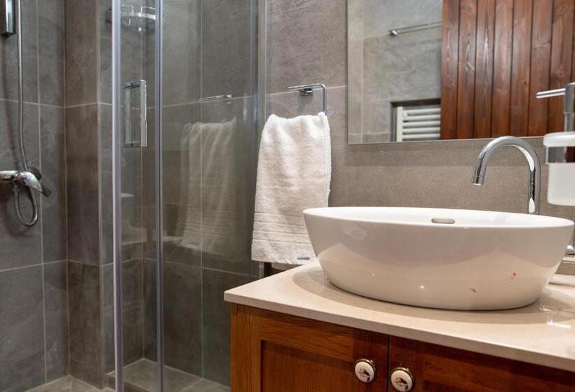 Droshia Traditional Homes, Coco Mat Full Experience