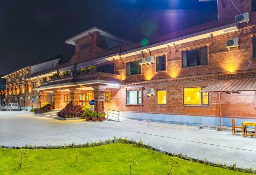 هتل Ananda Pashupati