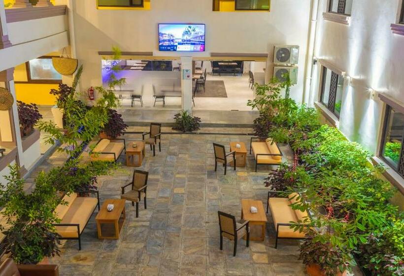 هتل Ananda Pashupati