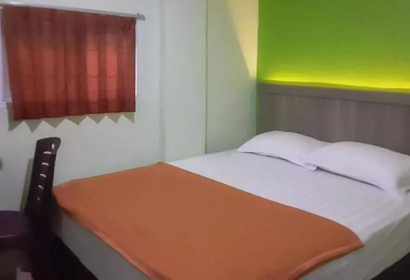 ホテル Guest House Anak Raja Pangkalan Bun Syariah Mitra Reddoorz