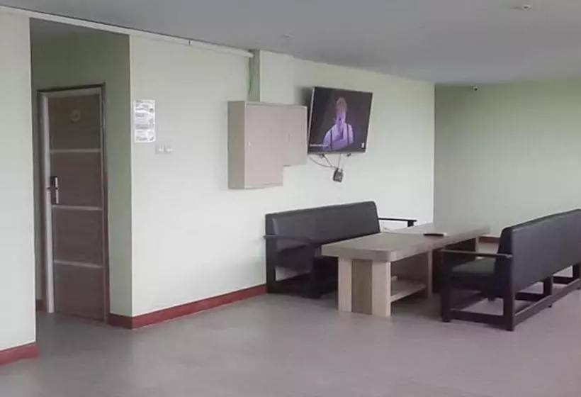 ホテル Guest House Anak Raja Pangkalan Bun Syariah Mitra Reddoorz