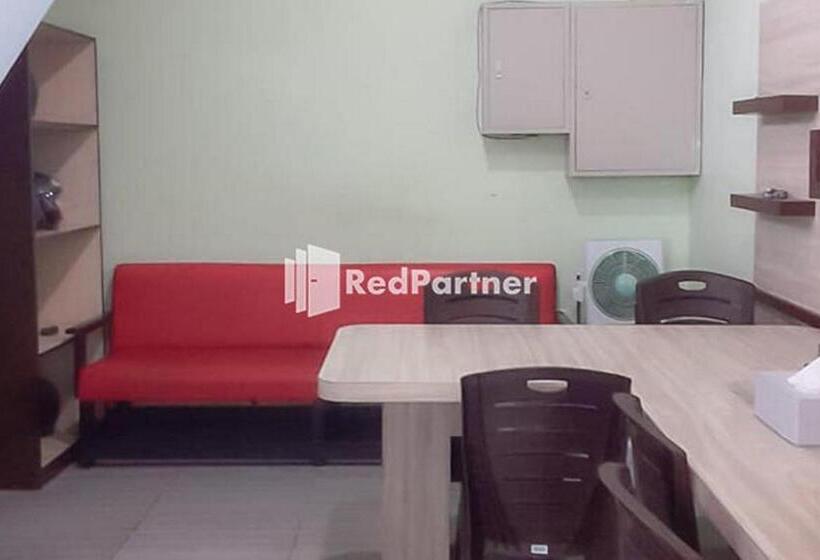 בית מלון כפרי Guest House Anak Raja Pangkalan Bun Syariah Mitra Reddoorz