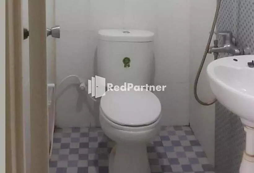 ホテル Guest House Anak Raja Pangkalan Bun Syariah Mitra Reddoorz