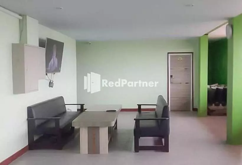 ホテル Guest House Anak Raja Pangkalan Bun Syariah Mitra Reddoorz