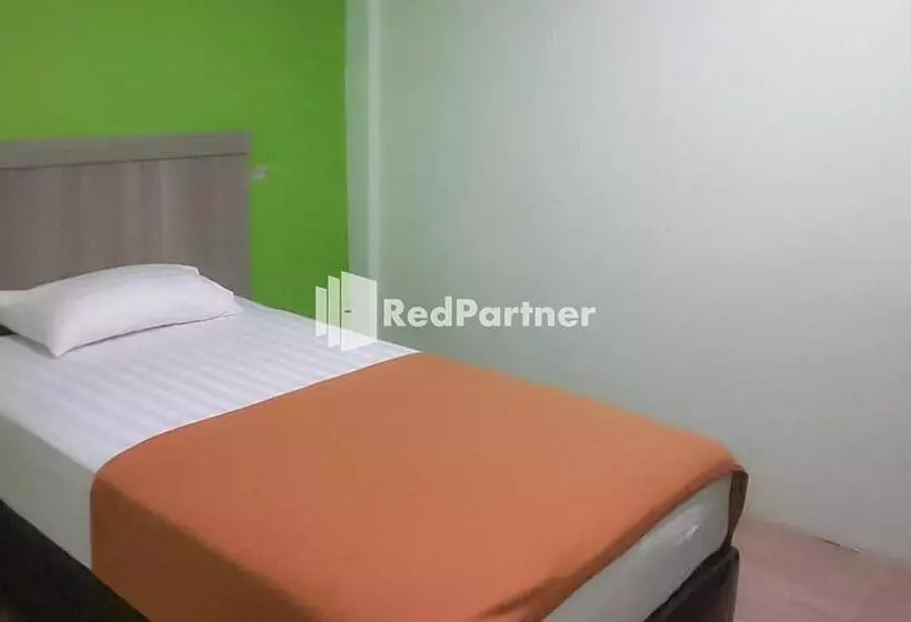 ホテル Guest House Anak Raja Pangkalan Bun Syariah Mitra Reddoorz