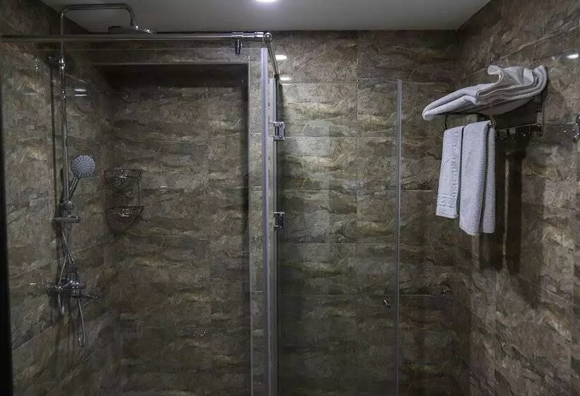 هتل Kristal Inn