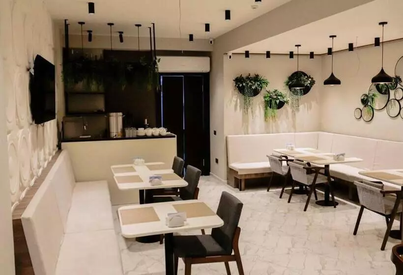 هتل Kristal Inn