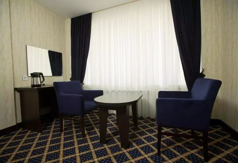هتل Kristal Inn