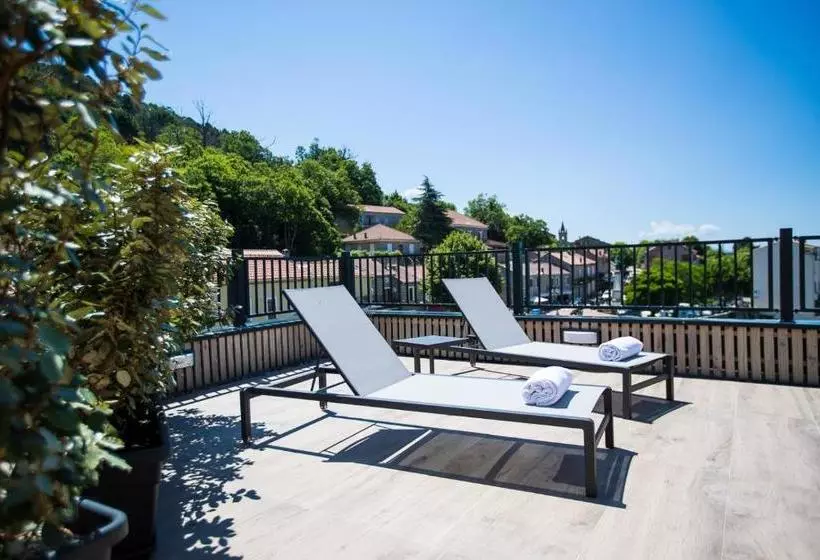 Hotelli La Cabane De L Hôtel Le Tourisme