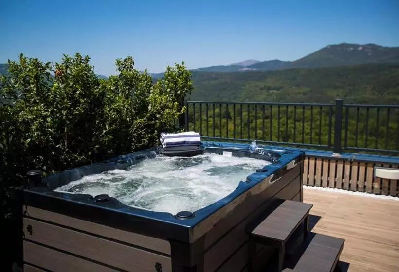 Hotelli La Cabane De L Hôtel Le Tourisme