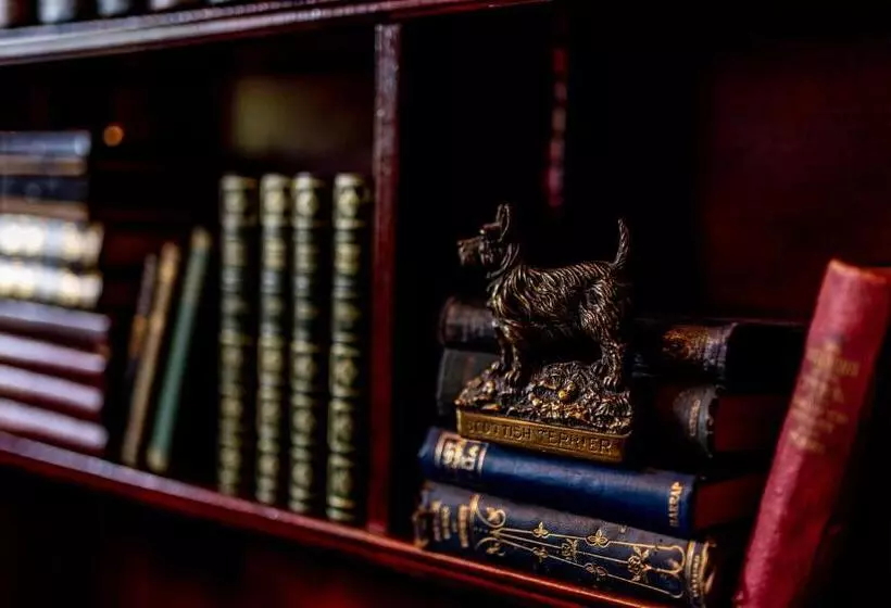 هتل Melville Castle