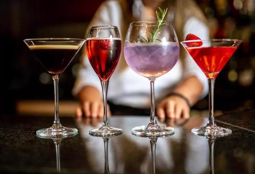 هتل Melville Castle