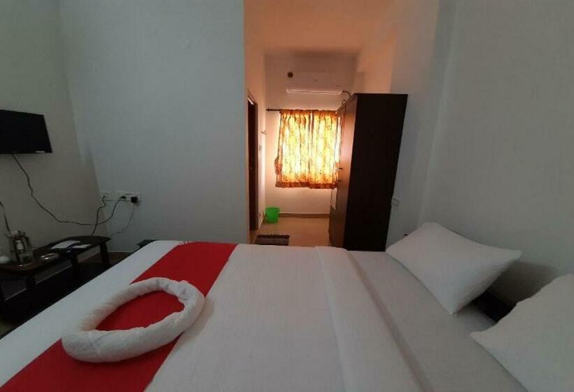 Oyo 81028 Hotel Viknesh - 2