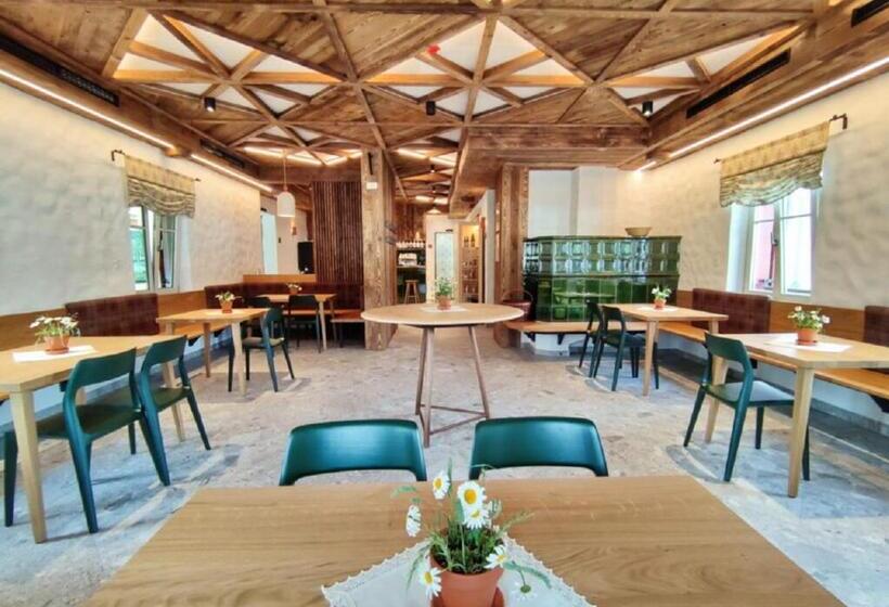 پانسیون Guesthouse & Camping Danica Bohinj