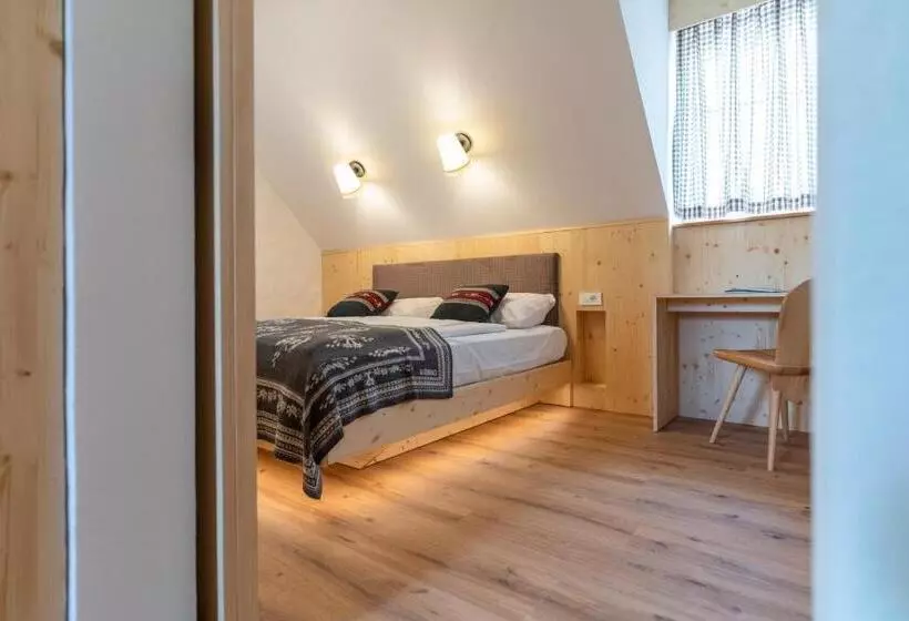 پانسیون Guesthouse & Camping Danica Bohinj