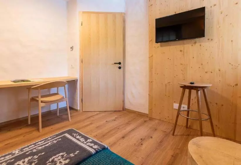 پانسیون Guesthouse & Camping Danica Bohinj