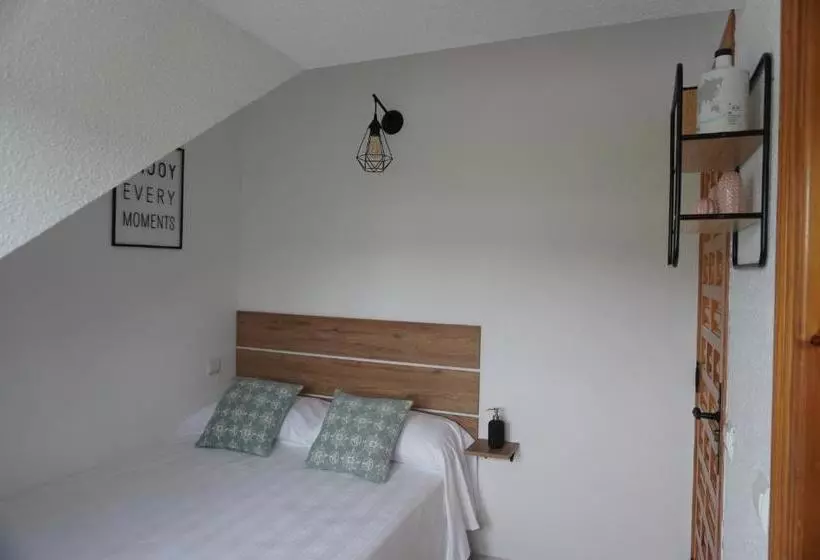 پانسیون Hostal La Biela 43