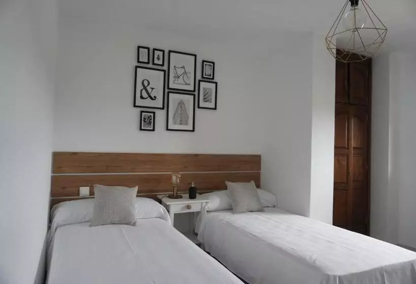 پانسیون Hostal La Biela 43