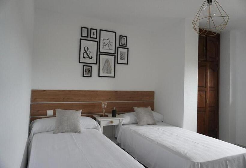 פנסיון Hostal La Biela 43