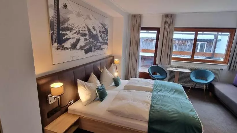 ユースホステル Gasthof Kirchenwirt