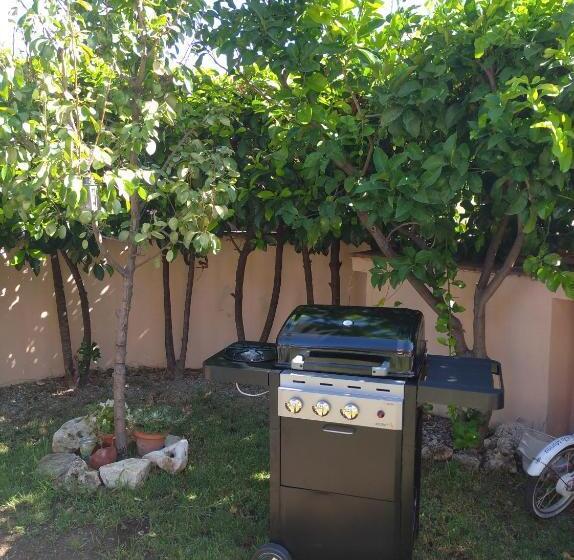 تختخواب و صبحانه Beb Alla Marina Tortora