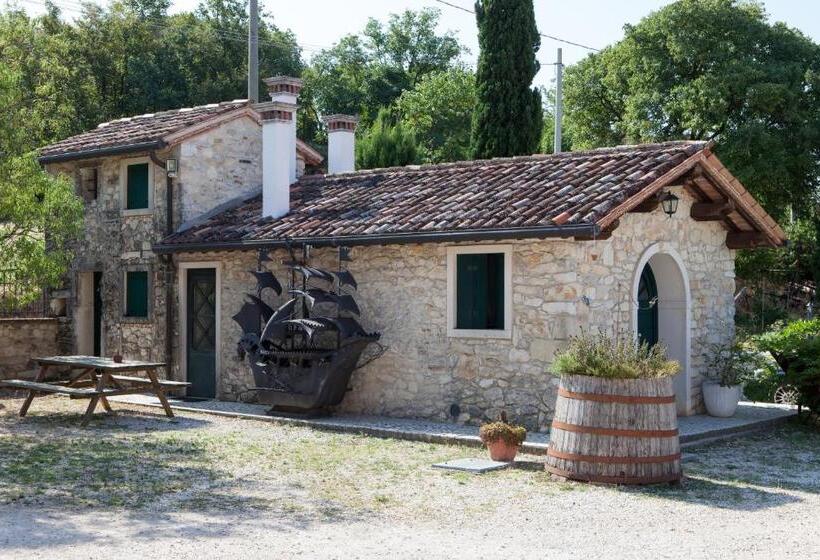 فندق Agriturismo Monte Degli Aromi