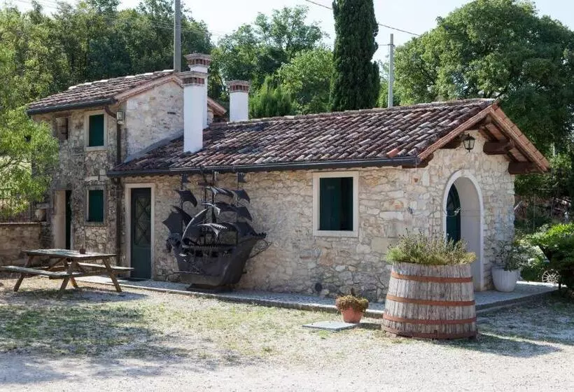 ホテル Agriturismo Monte Degli Aromi