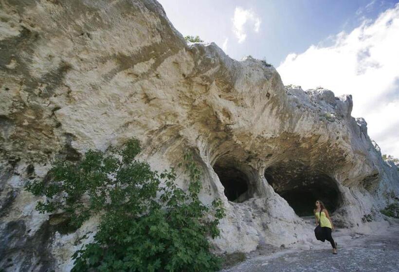 فندق Agriturismo Monte Degli Aromi