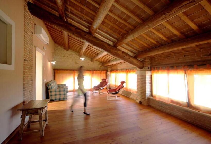 فندق Agriturismo Monte Degli Aromi