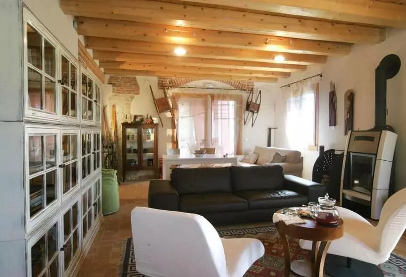ホテル Agriturismo Monte Degli Aromi