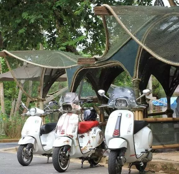 Hotelli Dugong Village Green