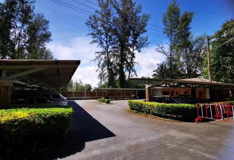 فندق Dugong Village Green