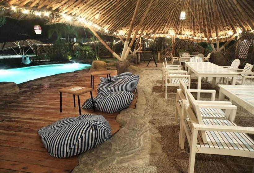 فندق Dugong Village Green