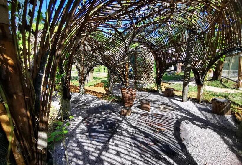 فندق Dugong Village Green