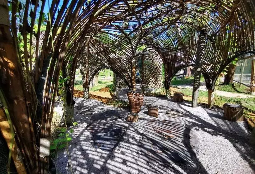 Hotelli Dugong Village Green