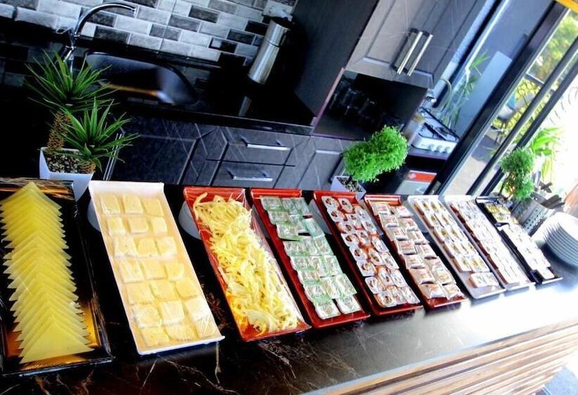 ホテル Guler Palas