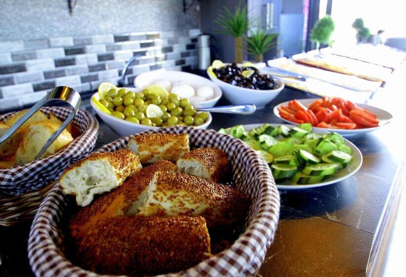 ホテル Guler Palas