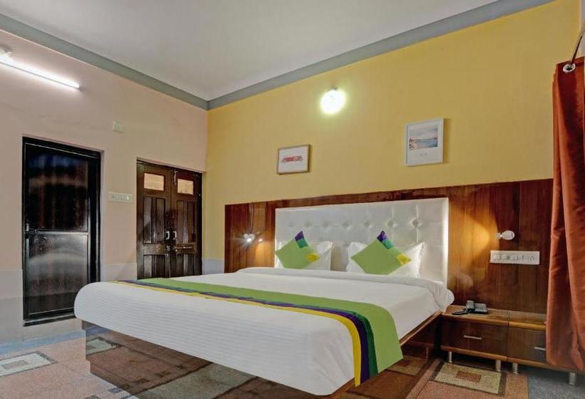 Отель Treebo Trend Sandal Inn