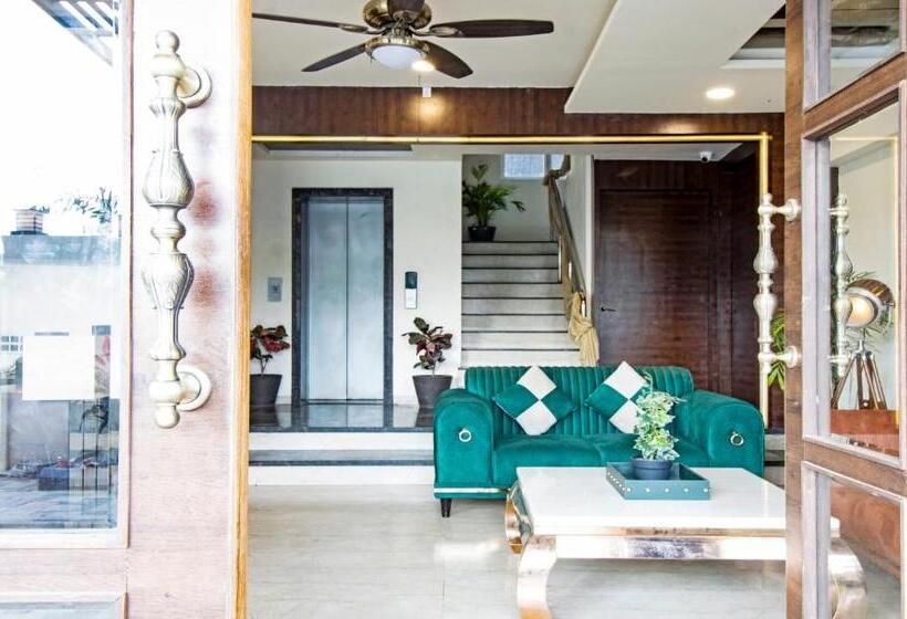 Szálloda Treebo Premium Median Inn