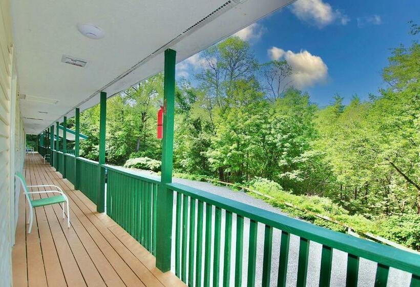 בית מלון כפרי Westbrook Inn Lake George