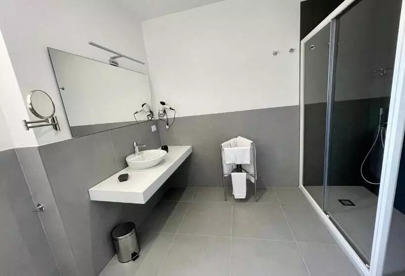 Matthew’s Home B&b