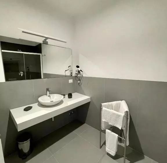 Matthew’s Home B&b