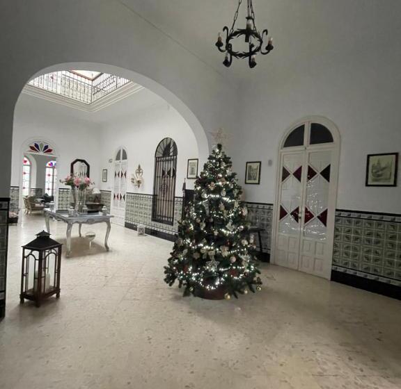 پانسیون Hostal La Cruz 1872