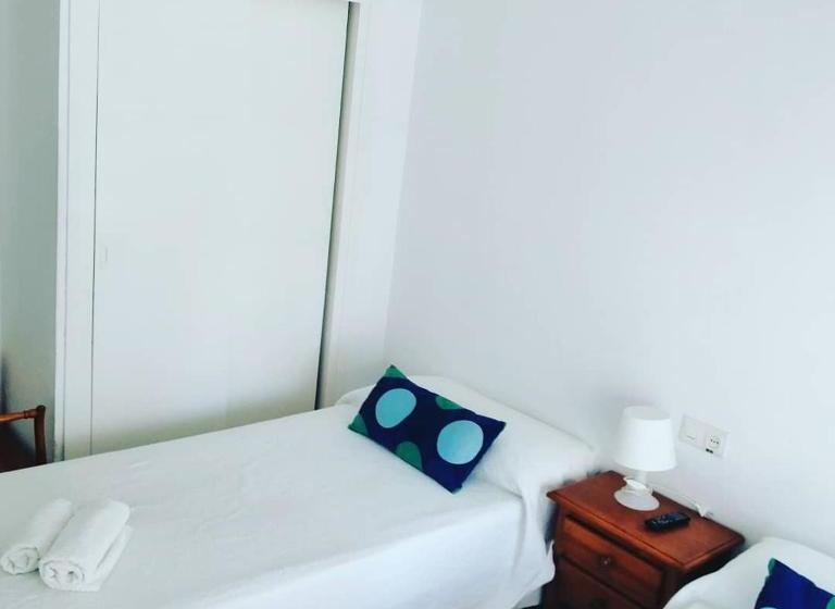 بنسيون Hostal La Parada