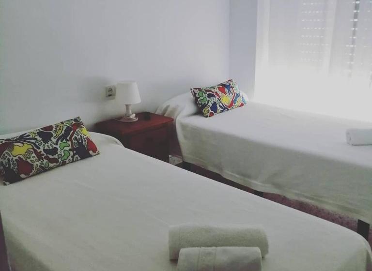 بنسيون Hostal La Parada