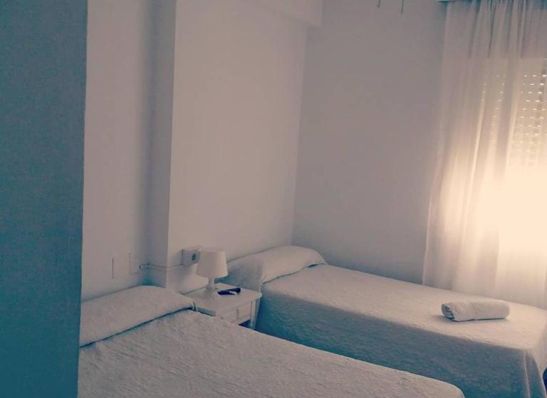 بنسيون Hostal La Parada