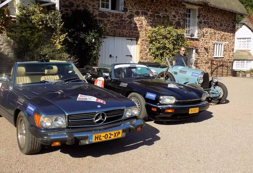 Hotelli Bickleigh Castle