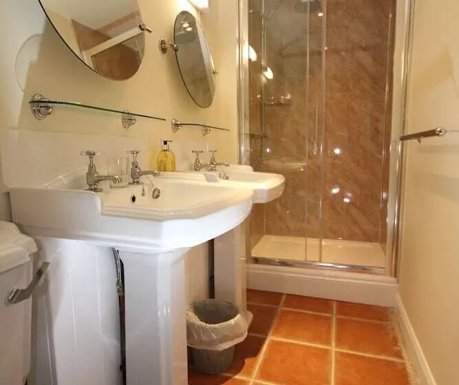 Hotelli Bickleigh Castle